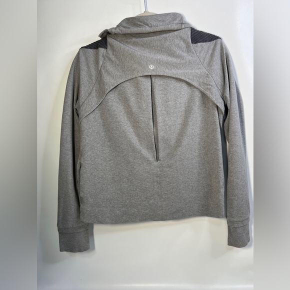 LULULEMON SWAY JACKET IN GRAY SIDE ZIPPER AND COWL NECK IN SIZE 8 - Picture 4 of 8